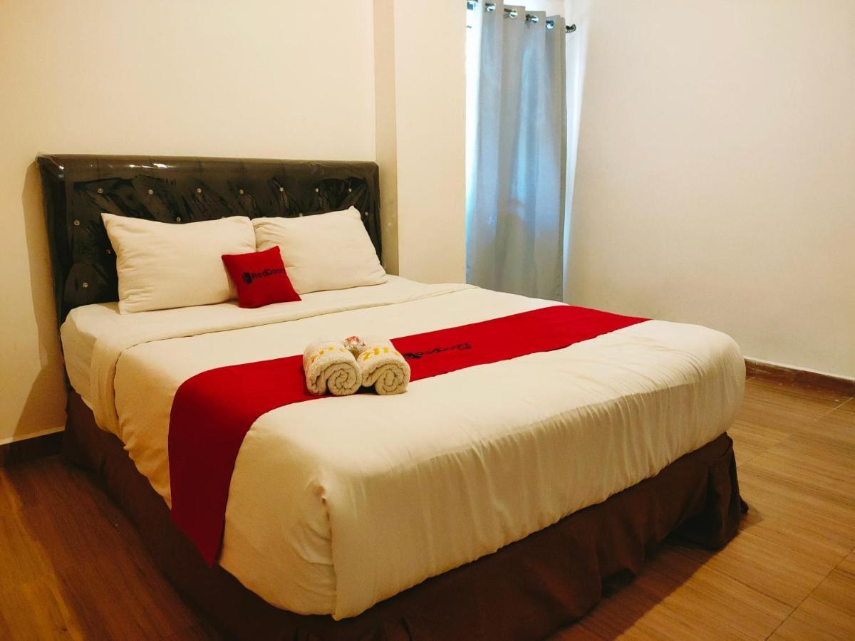 Reddoorz At Sukomanunggal Surabaya Ngoại thất bức ảnh