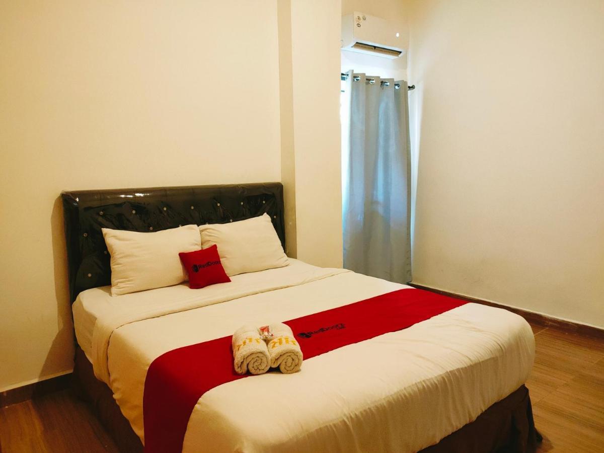 Reddoorz At Sukomanunggal Surabaya Ngoại thất bức ảnh