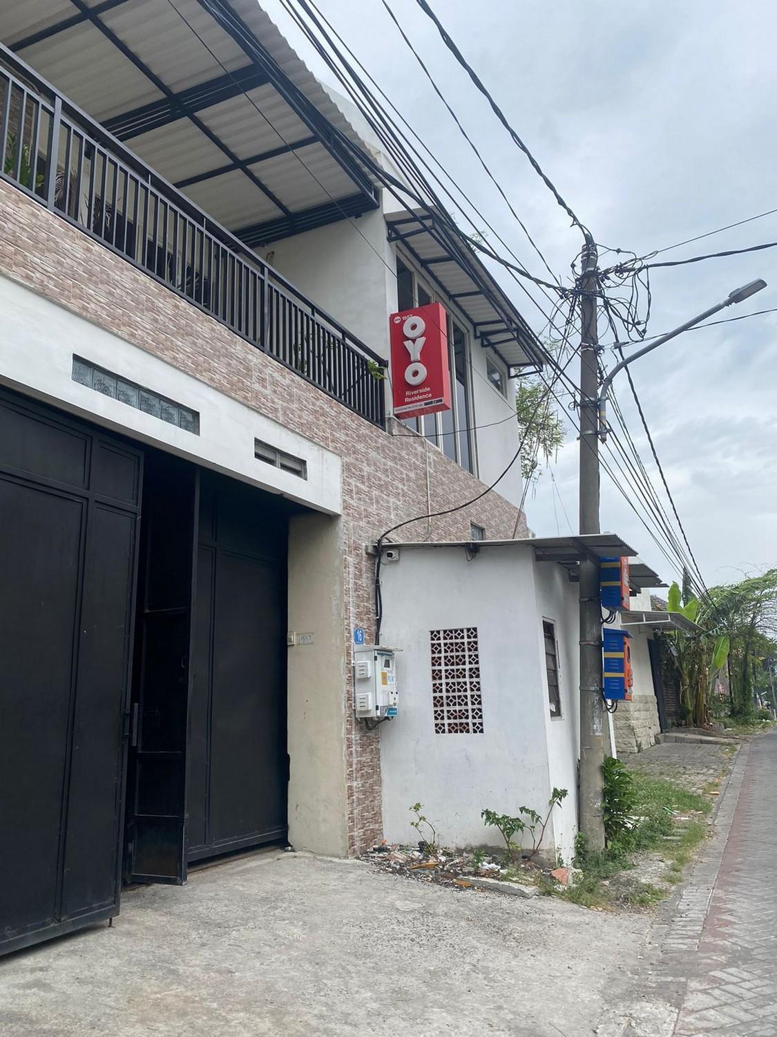 Reddoorz At Sukomanunggal Surabaya Ngoại thất bức ảnh