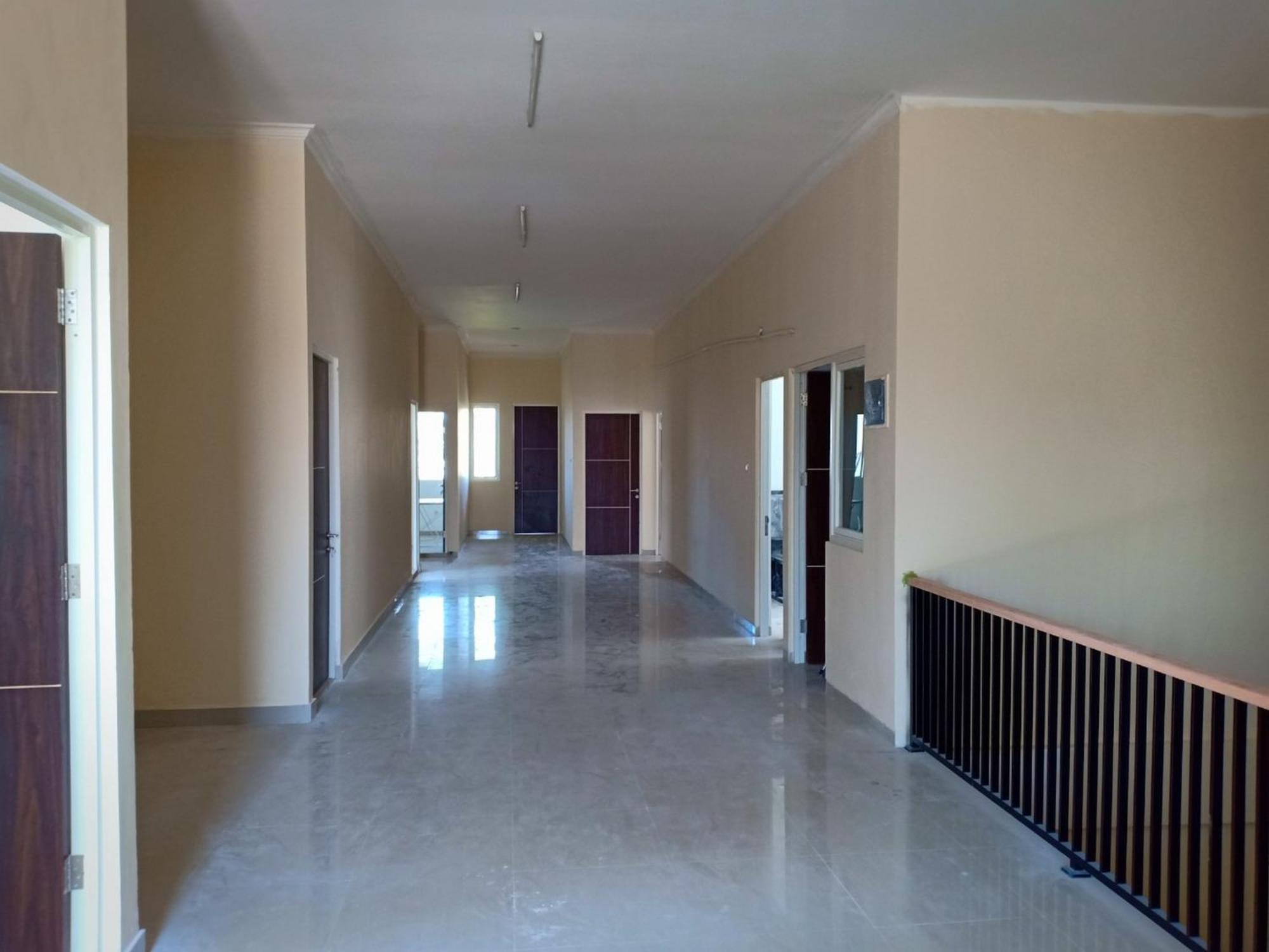 Reddoorz At Sukomanunggal Surabaya Ngoại thất bức ảnh